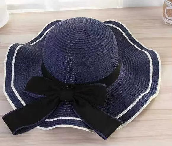 Chapeau Soleil en Paille Bleu Marine avec Nœud Noir
